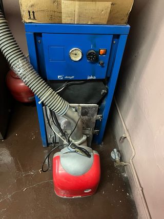 Quemador de pellets Ferroli SUN P7 con deposito