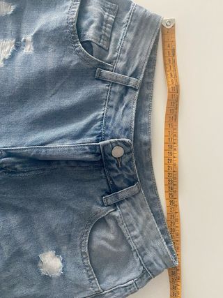 Vaqueros rotos anchos