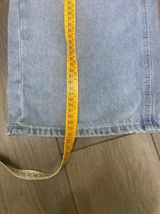 Vaqueros rotos anchos