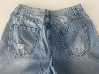 Vaqueros rotos anchos