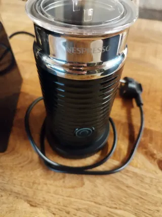 Macchina Caffè De Longhi INISSIA + Aeroccino 3