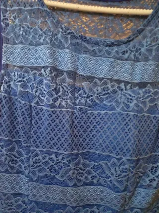 Vestido corto de encaje azul