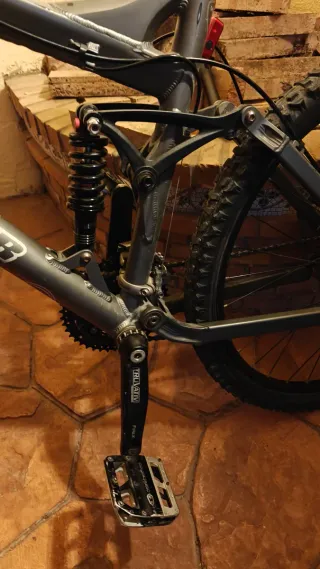 Mountain bike Mondraker Factor R