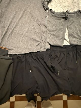 Conjunto Ropa Deportiva Gris y Negra