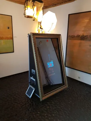 Fotomatón con espejo (cámara, CPU, impresora...)