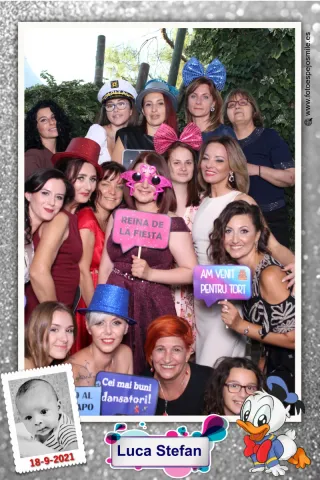 Fotomatón con espejo (cámara, CPU, impresora...)