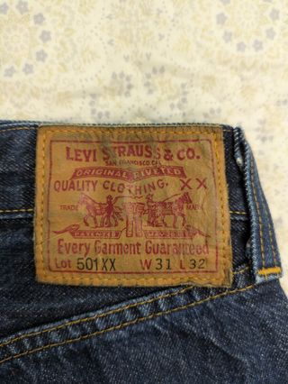 Levi’s 501XX Selvedge rojo W31 L32