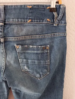 Pantalón vaquero Bershka desgastado