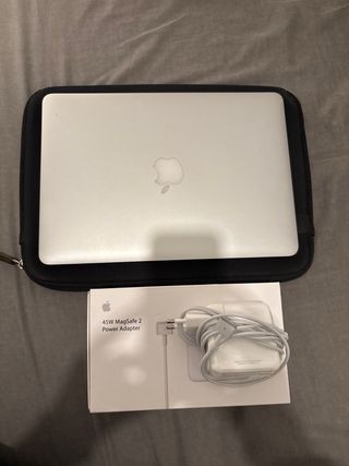 MacBook Pro 13 fine 2013 + Caricabatterie 45W