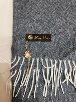 Loro Piana Sciarpa Grigia con Frange