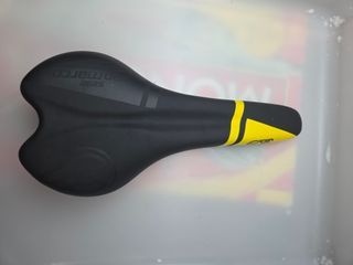 Sillín San Marco Negro/Amarillo