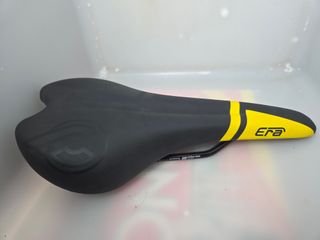 Sillín San Marco Negro/Amarillo