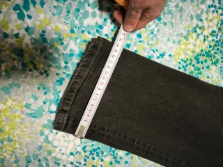 Pantalones vaqueros Sfera Men grise oscuro/negro