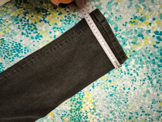 Pantalones vaqueros Sfera Men grise oscuro/negro