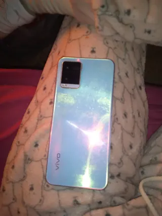 Vivo cellulare grigio