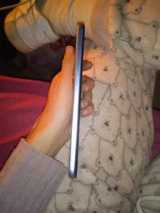 Vivo cellulare grigio