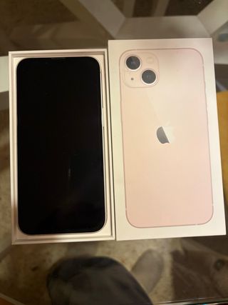 iPhone 13 128GB con funda transparente