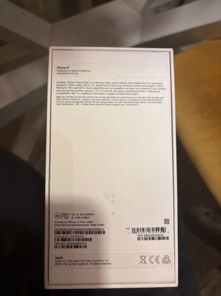 iPhone 13 128GB con funda transparente