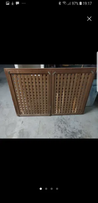 2 puertas frontales de madera