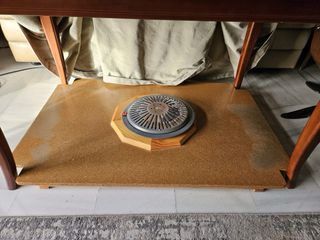 Mesa de madera maciza con cristal y enagua