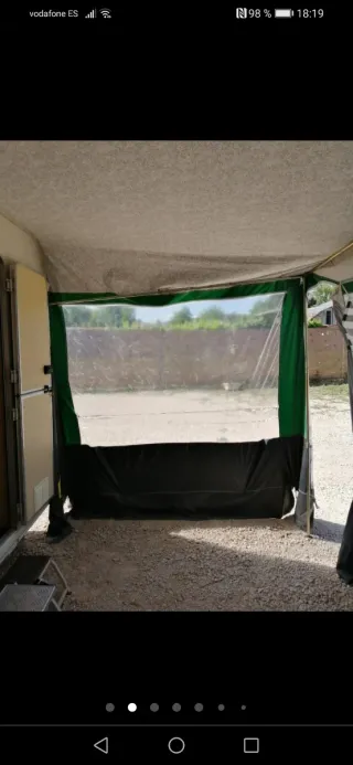 Avance de caravana gris y verde