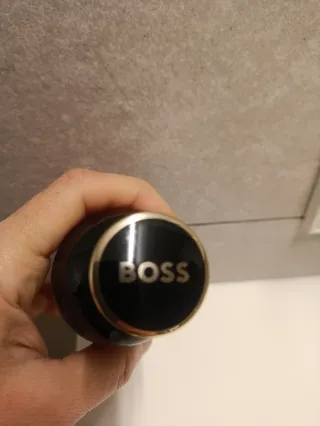 Frasco de perfume Boss vacío
