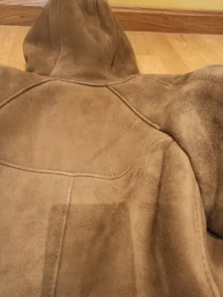 Abrigo ante vintage con capucha