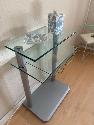 Mesa auxiliar cristal y metal