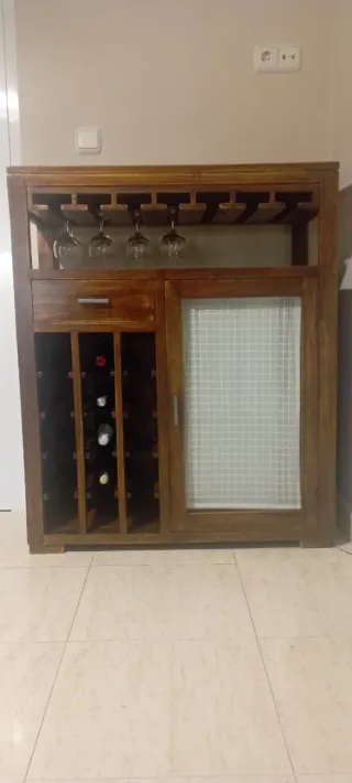 Mueble Botellero Madera y Cristal