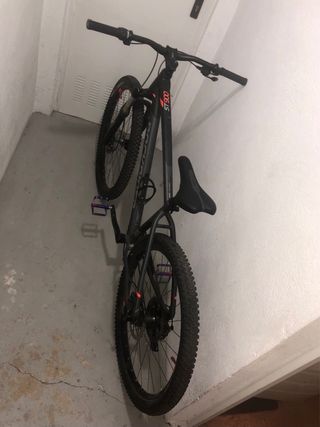 Bicicleta Rockrider Negra solo venta en persona.