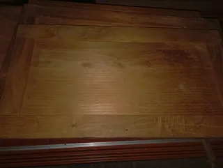 Aparador de castaño macizo a medio restaurar