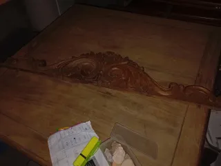 Aparador de castaño macizo a medio restaurar