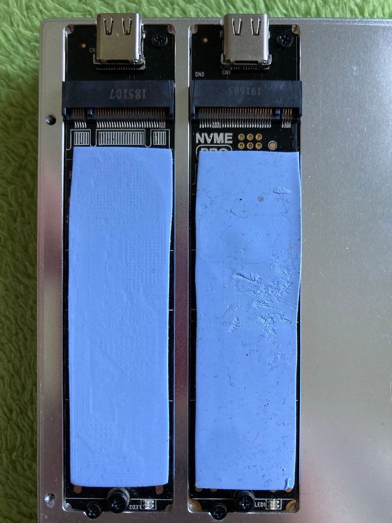 Caja discos NVMe y SATA afbeelding 3