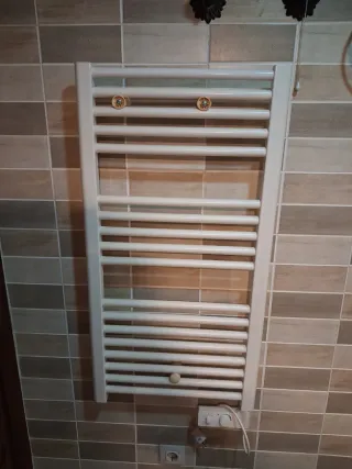 Toallero Eléctrico Blanco