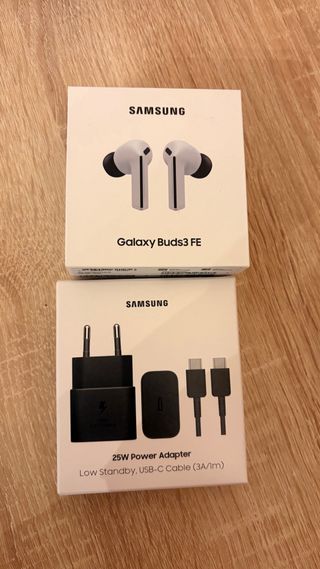 Samsung Galaxy Buds3 FE + Cargador 25W Precintados