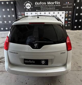 Peugeot 5008 2012