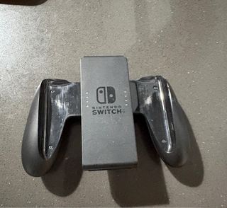 Nintendo Switch con 6 juegos, funda y mando pro