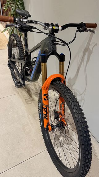 Santa Cruz Bronson C 2023