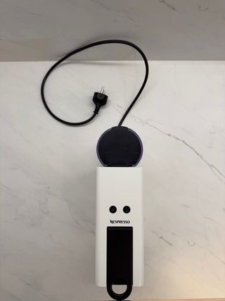 Cafetera Nespresso Krups Blanca. Sin apenas uso.