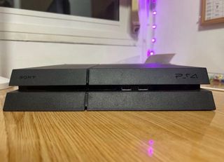 Consola PS4 500GB + Mando Rojo SONY original