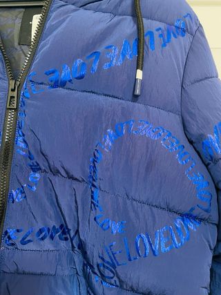 Abrigo Desigual Azul con Estampado LOVE