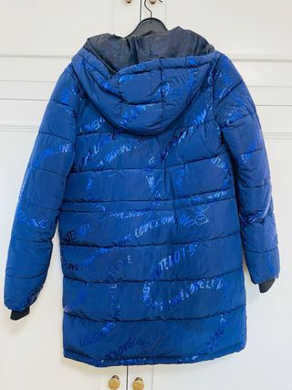 Abrigo Desigual Azul con Estampado LOVE