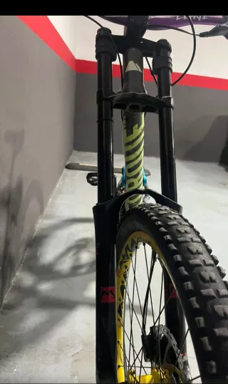 Bicicleta DH / Enduro Canyon Torque FRX