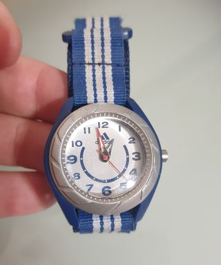Reloj Adidas para niños azul y plateado