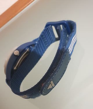 Reloj Adidas para niños azul y plateado