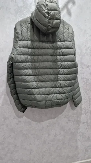 Chaqueta de Plumas Verde con Capucha