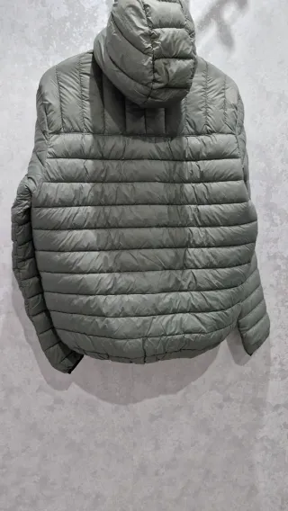 Chaqueta de Plumas Verde con Capucha