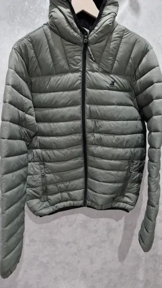 Chaqueta de Plumas Verde con Capucha
