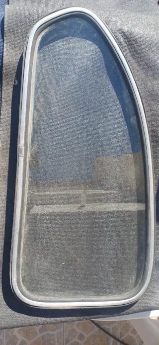 Cristales Laterales Seat 600D