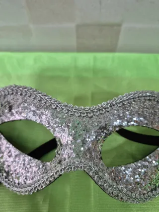 Antifaz Plateado Brillante Carnaval